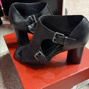 Donald J. Pliner Black Textured Leather Buckle Peep-Toe Block Heels